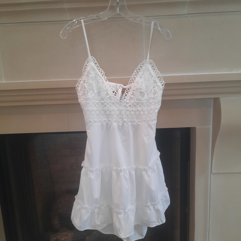 Elegant White Lace Mini Dress